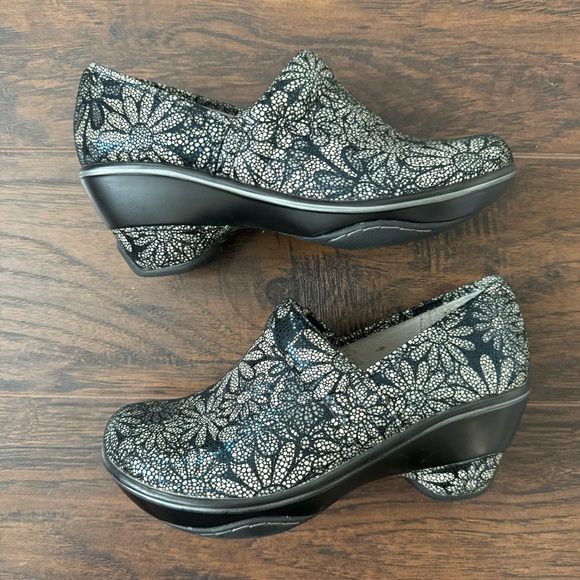Jambu Miro 7.5 Black and White Floral Wedge Slip On Clogs Comfort Shoe - Picture 11 of 12